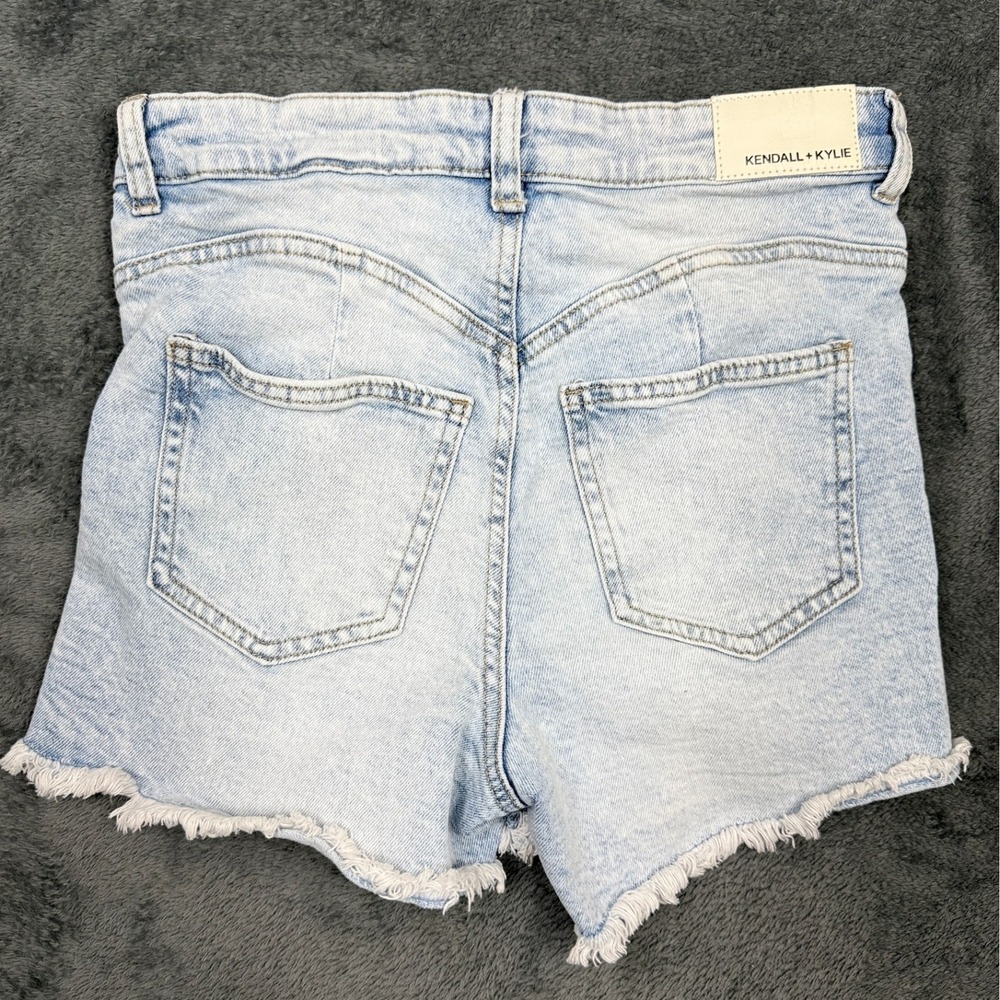 Kendall + Kylie The Icon Short Distressed‎ Denim Frayed Hem Light Wash Women's - Picture 2 of 12